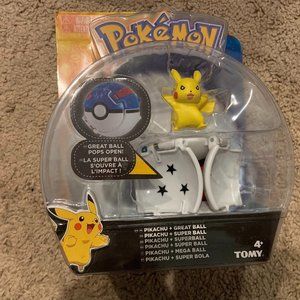 NEW TOMY Pokemon Pikachu Throw n Pop Poke Ball